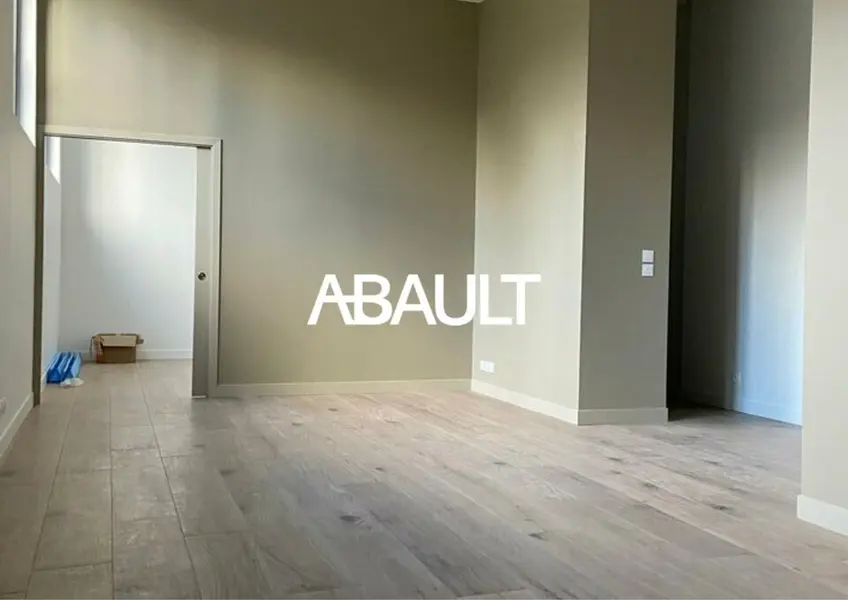 BORDEAUX PROCHE SAINTE-CROIX A LOUER BUREAUX D'ENVIRON 65 M² 