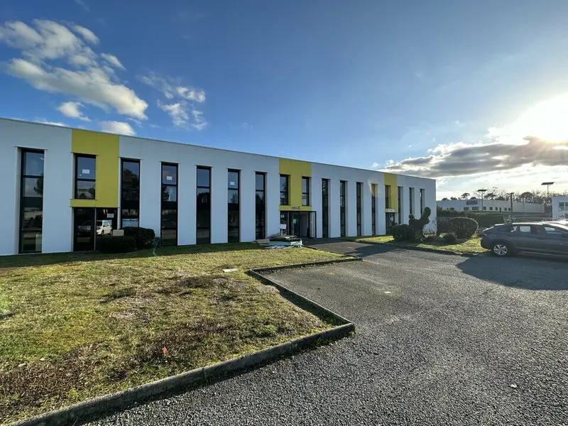 A louer Locaux d'activité 450m² Pessac