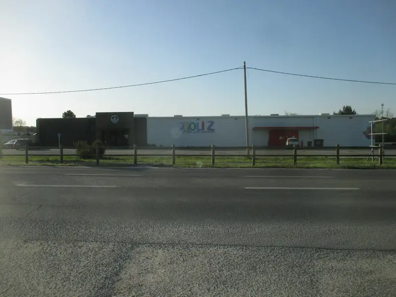 LOCAUX COMMERCIAL