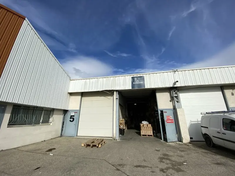 A louer Locaux d'activité 1351m² Vénissieux