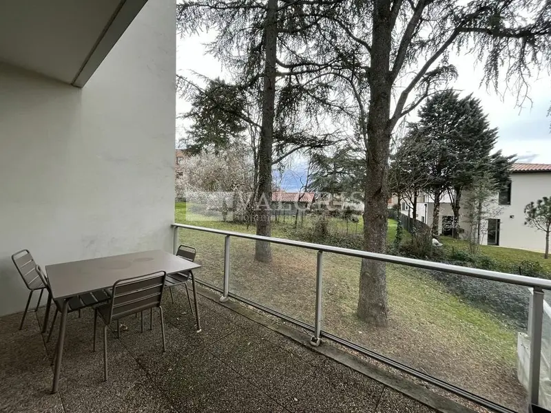A louer Bureaux 900.61m² Écully