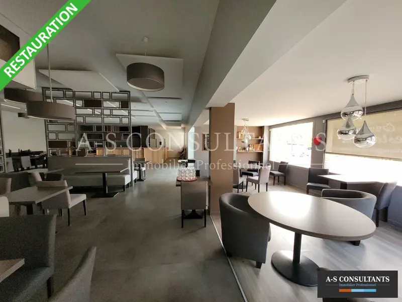 A louer Local commercial  270m² Colombier-le-Cardinal