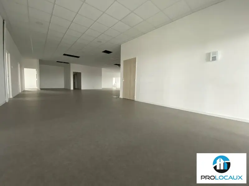 Bureau à louer - Saint-Jean-Du-Cardonnay (76150) - 450 m² - 5 000 €/mois