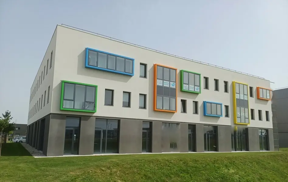 A louer Bureaux 222m² Ifs
