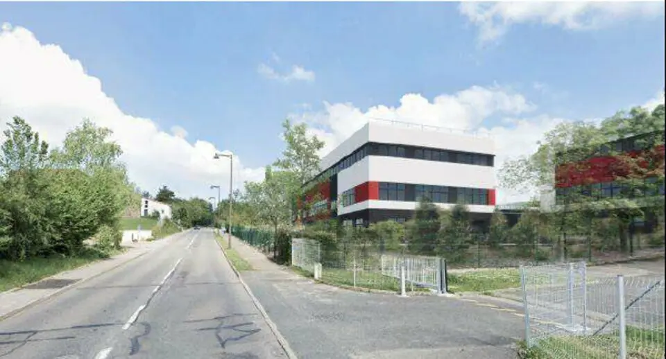A louer Locaux d'activité 2239m² Dardilly