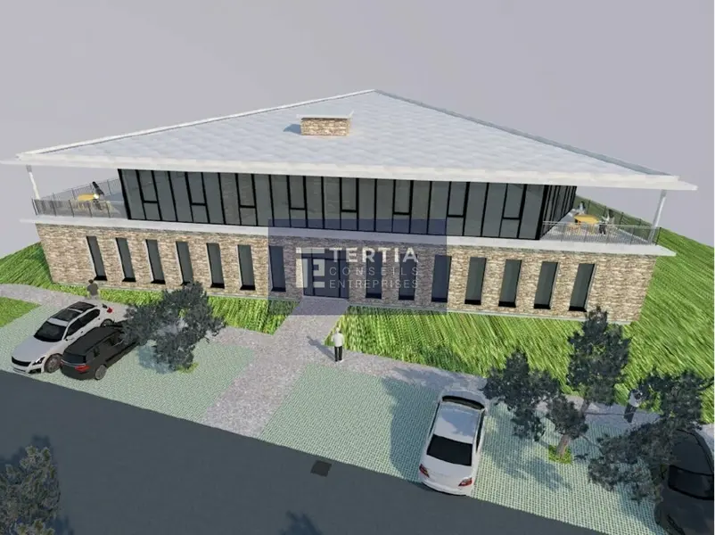 LOCAUX IDEAL POUR RESTAURATION  ET / OU COWORKING