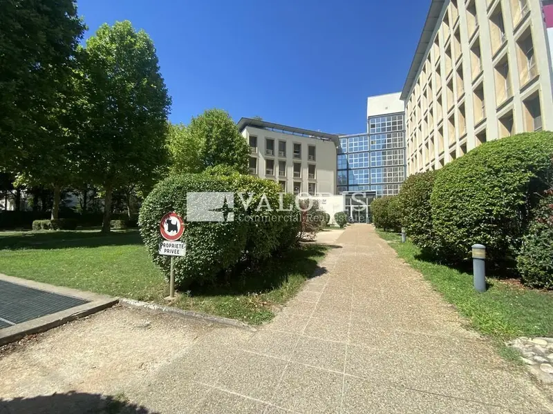 A louer Bureaux 796.7m² Villeurbanne