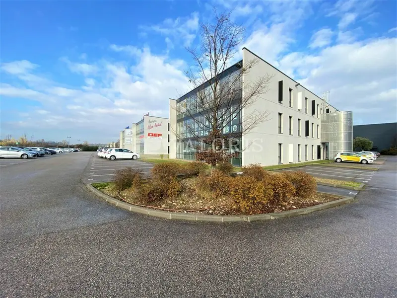 A louer Bureaux 2181m² Saint-Priest