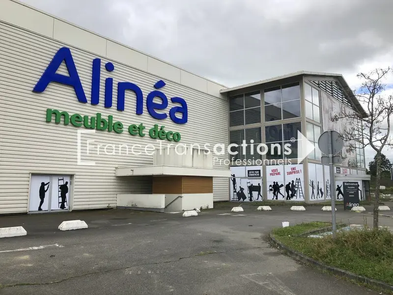 A LOUER SURFACE COMMERCIALE 1983 m² SAINT ORENS 