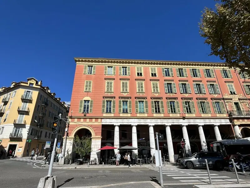 Bureau à louer - Nice (06300) - 110 m² - 2 150 €/mois