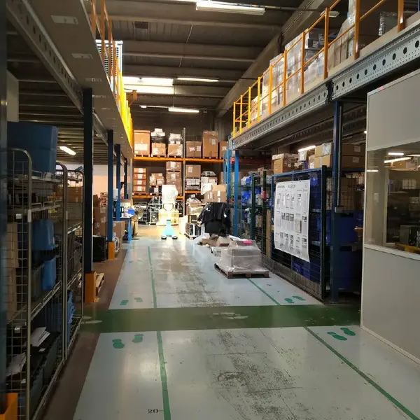 Entrepôt / Activité à louer - Vitrolles (13127) - 1634 m² - 14 297 €/mois