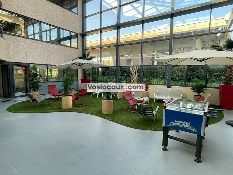 A louer Bureaux 1867m² Valbonne