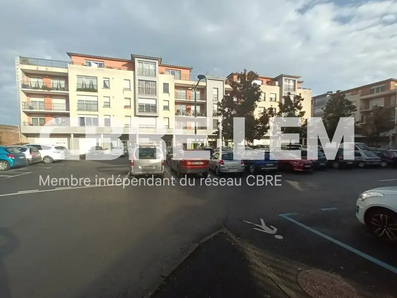 A louer Local commercial  492m² Colleville