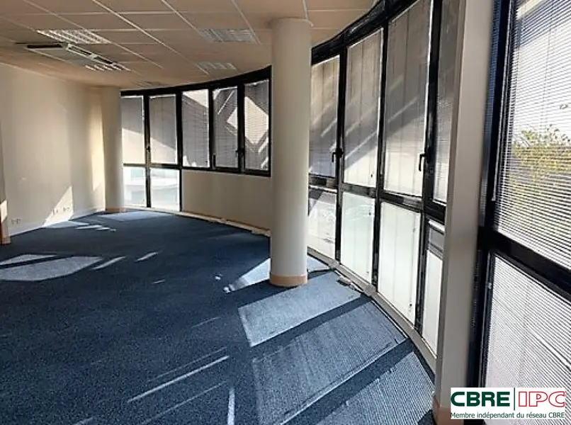 LOCATION - REF : 8436YA/FL2