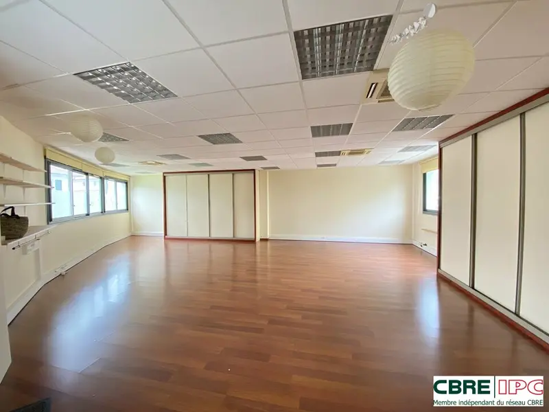 LOCATION - REF : 7979FD