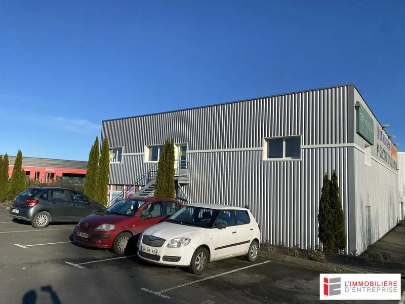 LOCATION  BUREAUX  100 m²  PLEUMELEUC