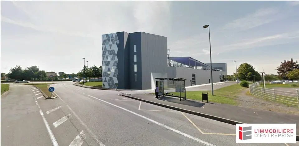 LOCATION  PLATEAU DE BUREAUX  550 M²  PACÉ