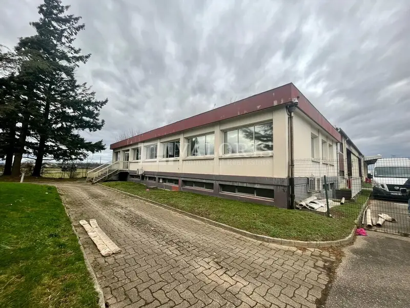 A louer Locaux d'activité 500m² Saint-Pierre-de-Chandieu