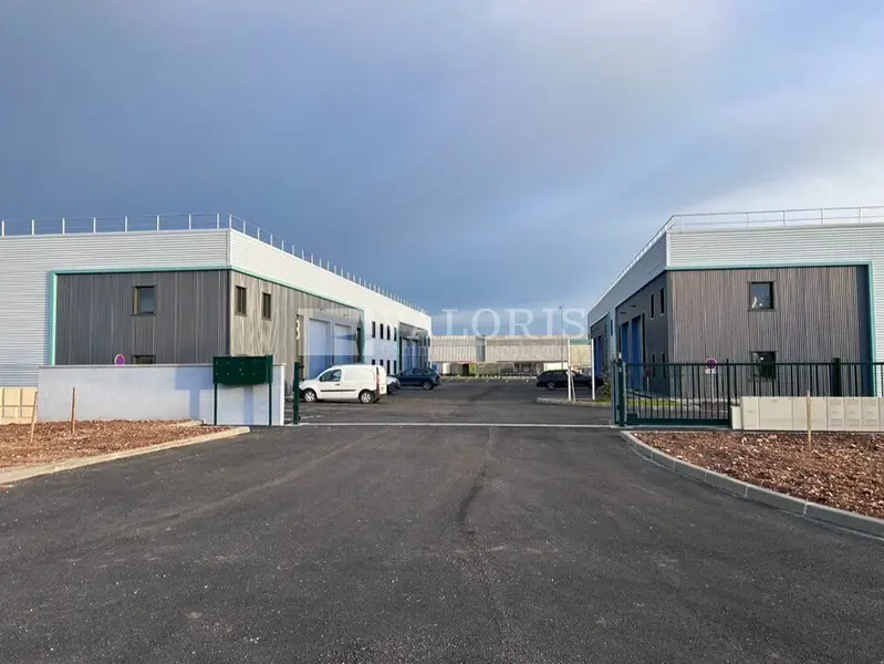 A louer Locaux d'activité 1754m² Saint-Vulbas