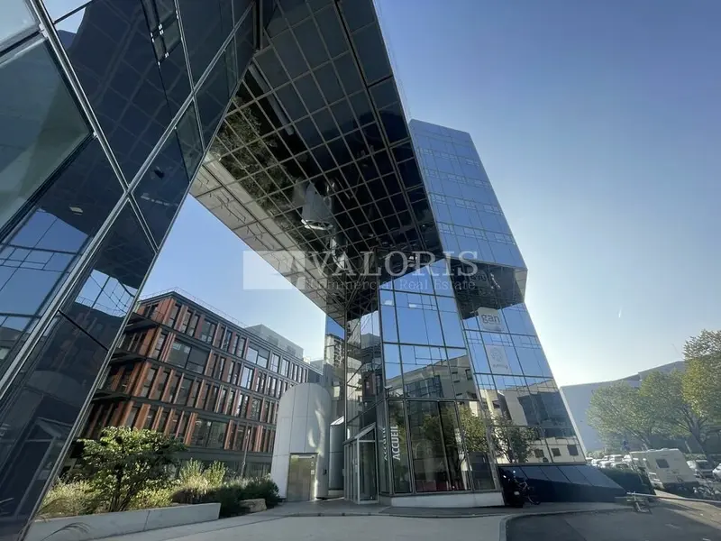 A louer Bureaux 1745m² Lyon 09