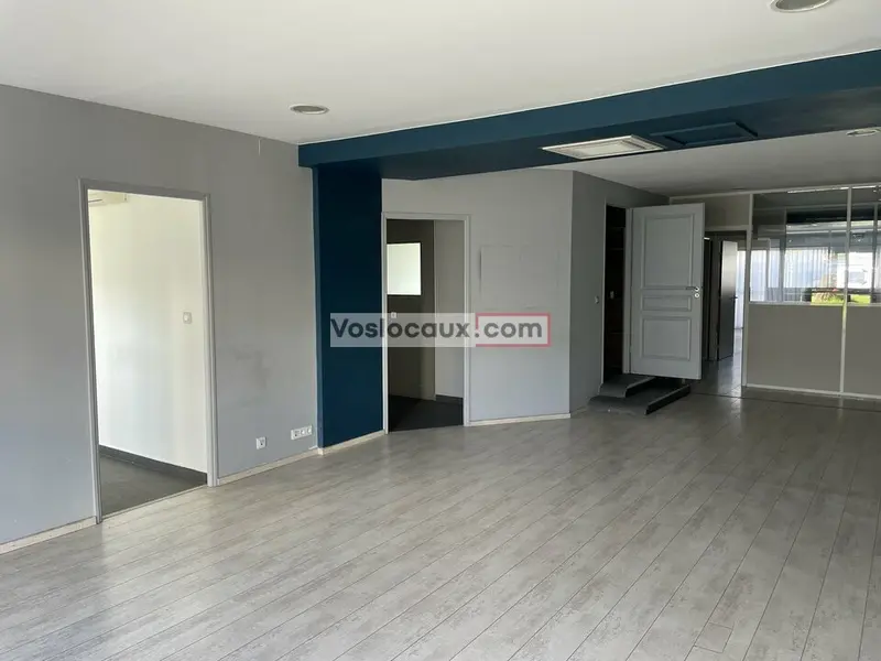 A LOUER - Bureaux de 200 m² à CAGNES-SUR-MER  