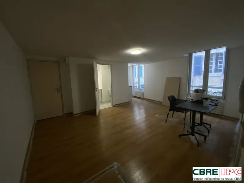 LOCATION - REF : 7703MP