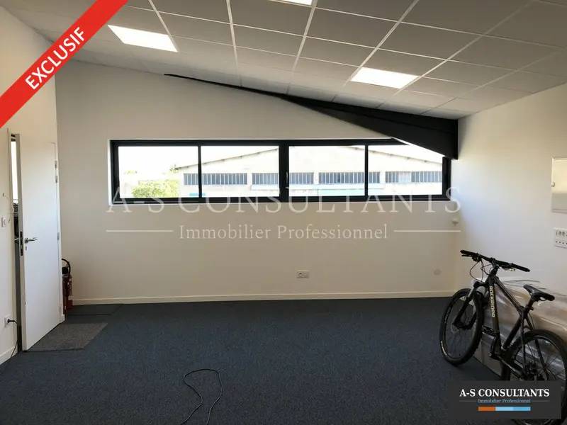 Bureau à louer - Décines-Charpieu (69150) - 50 m² - 680 €/mois