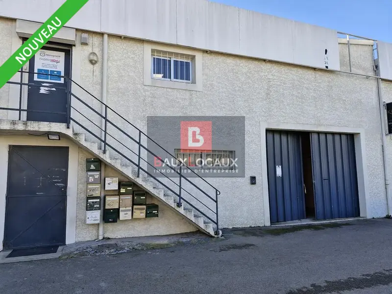 A LOUER LOCAL DE 127 M2 A VENELLE