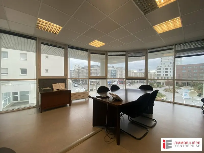 Bureau à vendre - Lorient (56100) - 1275 m²