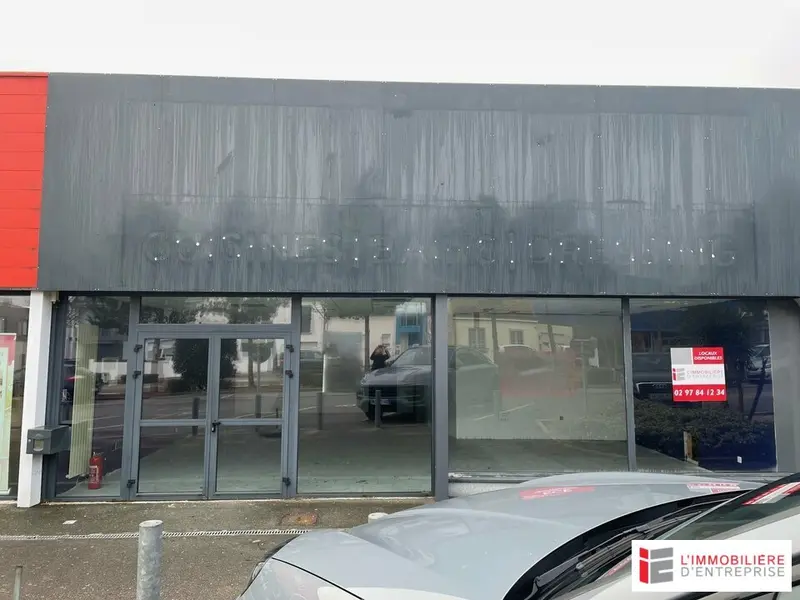 Local commercial à louer  450 m²  Zone commerciale KERYADO