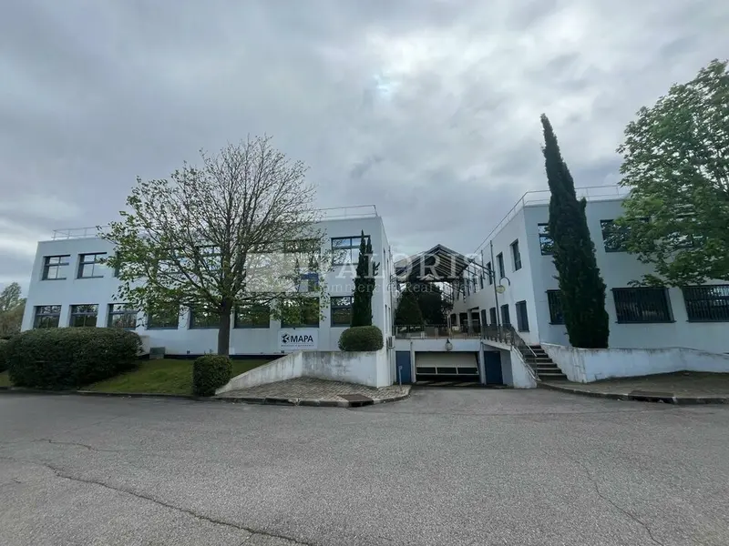 A louer Bureaux 608m² Aix-en-Provence