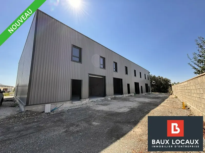 LOCAL 104 M² ZONE ACTIVITE VEDENE