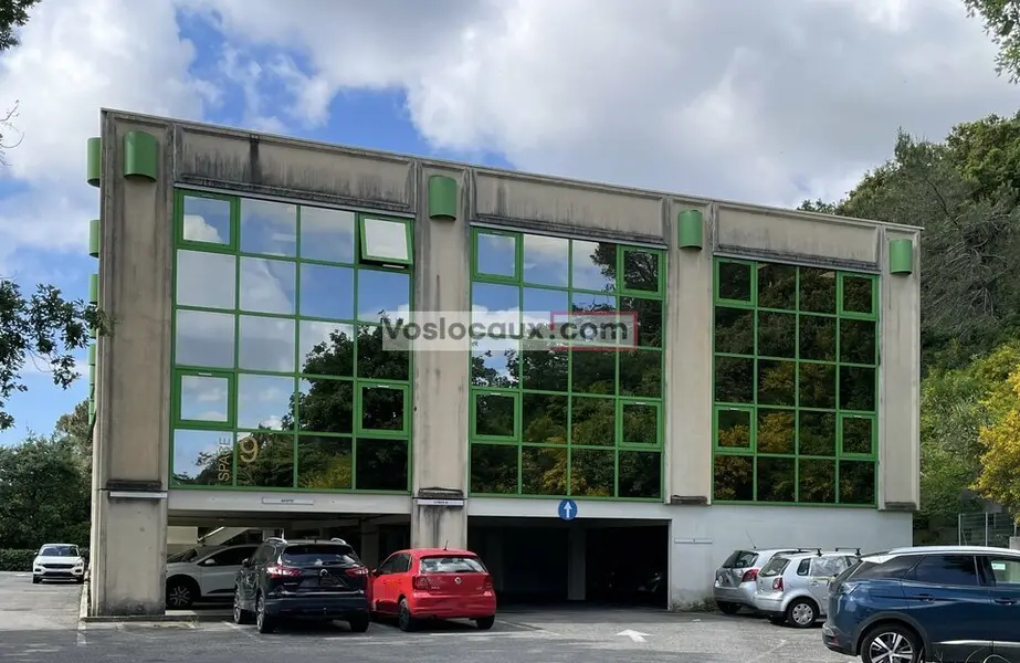 À LOUER  Bureaux de 115 m²  VALLAURIS / CHEMIN DE SAINT-BERNARD 