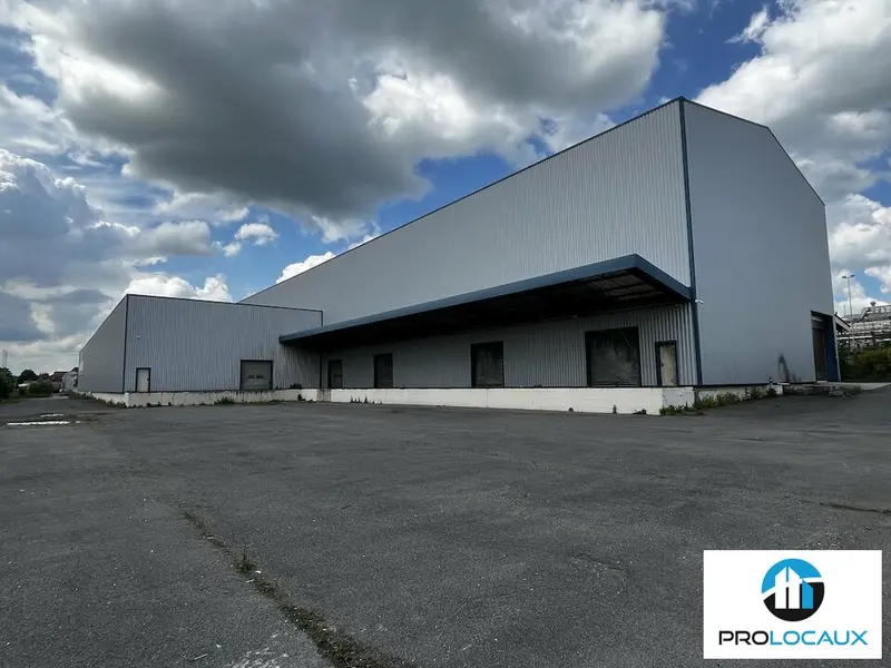 A vendre Locaux d'activité 6670m² Agnetz