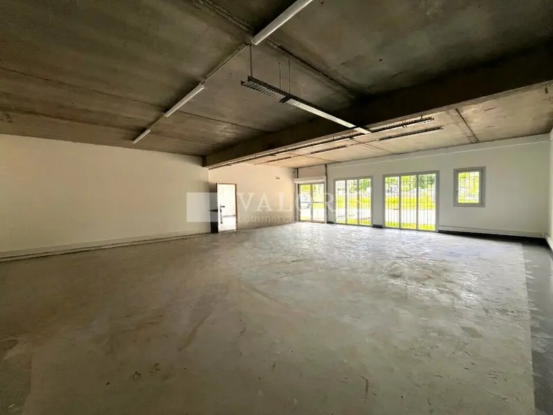 A louer Locaux d'activité 400m² La Penne-sur-Huveaune