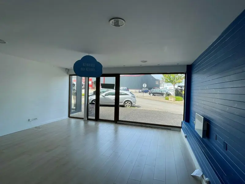 Local commercial de 100 m² à louer  Séné Le Poulfanc