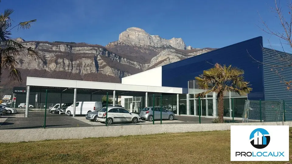 A louer Locaux d'activité 1100m² Crolles