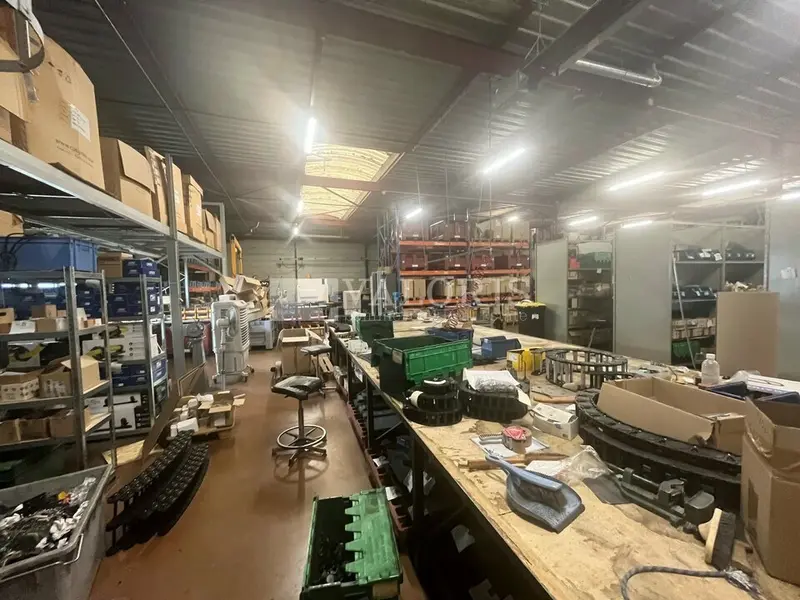 A vendre Locaux d'activité 858m² Miribel