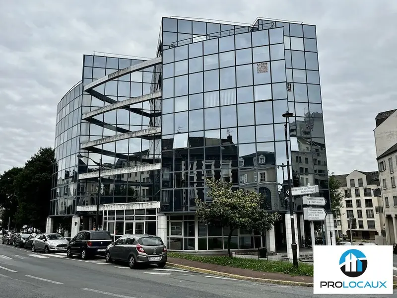 A louer Bureaux 415m² Creil
