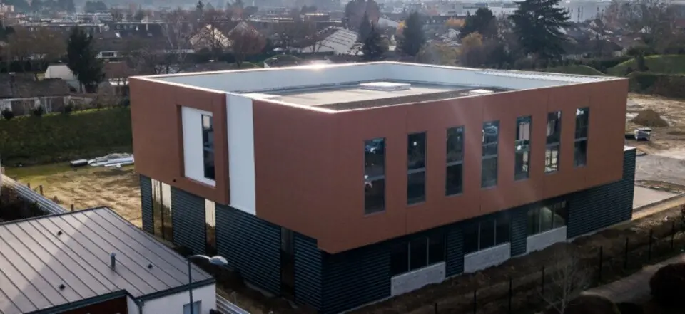 LOCAL COMMERCIAL A VENDRE
