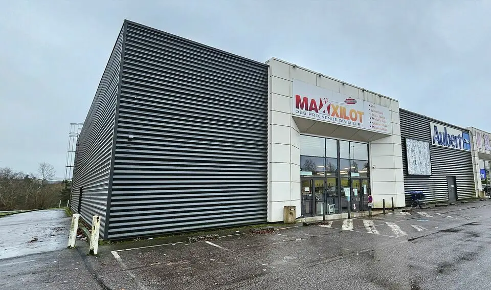 EPINAL SAUT LE CERF CELLULE 900 m2
