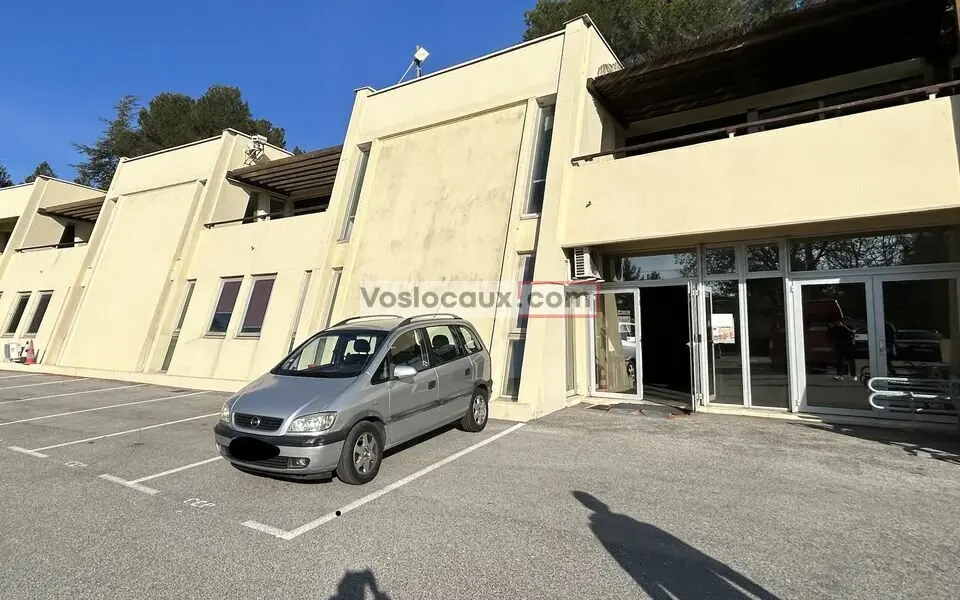 À louer : Local professionnel de 320 m²  Sophia Antipolis