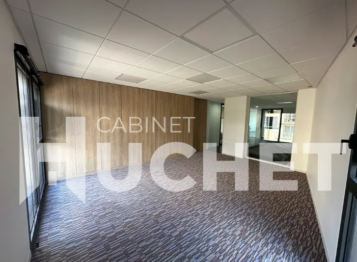 A LOUER CAEN très belle visibilité Bureaux en étage de 83 m2