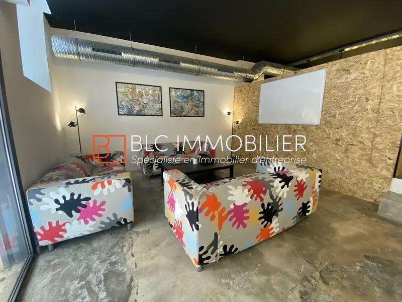 BUREAUX A LOUER RDC LUMINEUX 90 m2 - VIEUX PORT 13001