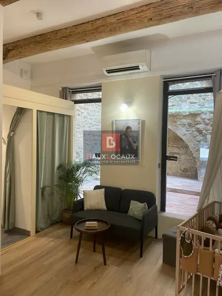 A VENDRE BAIL LOCAL COMMERCIAL D'ENVIRON 52 m² SALON DE PROVENCE