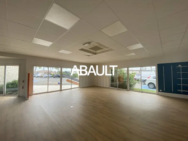 A louer Local commercial  258m² Brax