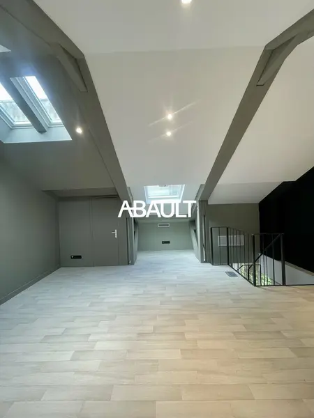 A LOUER LOCATION LOCAL PROFESSIONEL TOULOUSE CARMES D'ENVIRON 117 M² 