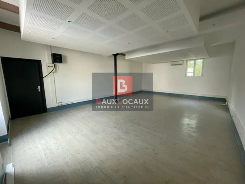 EN ZONE D'AGROPARC A LOUER BUREAUX D'ENVIRON 50M² RENOVES A NEUF