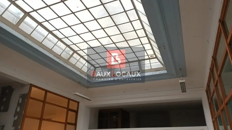 A louer Local commercial  350m² Orange