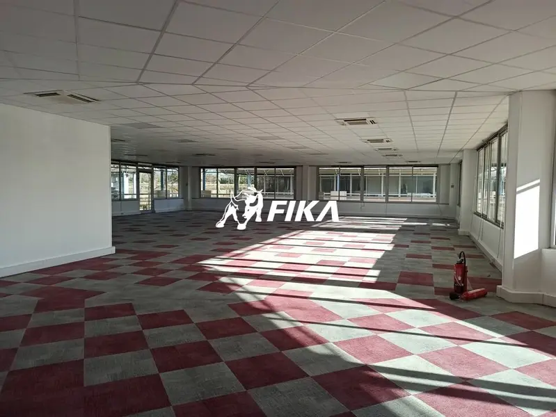 A LOUER BUREAU 422 m² - (31200) TOULOUSE 